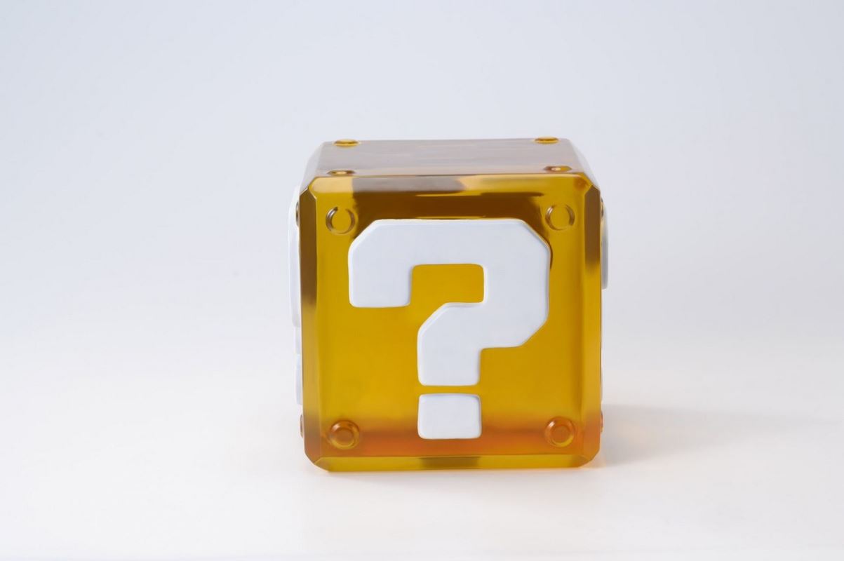 Super Mario question mark cube 1/1