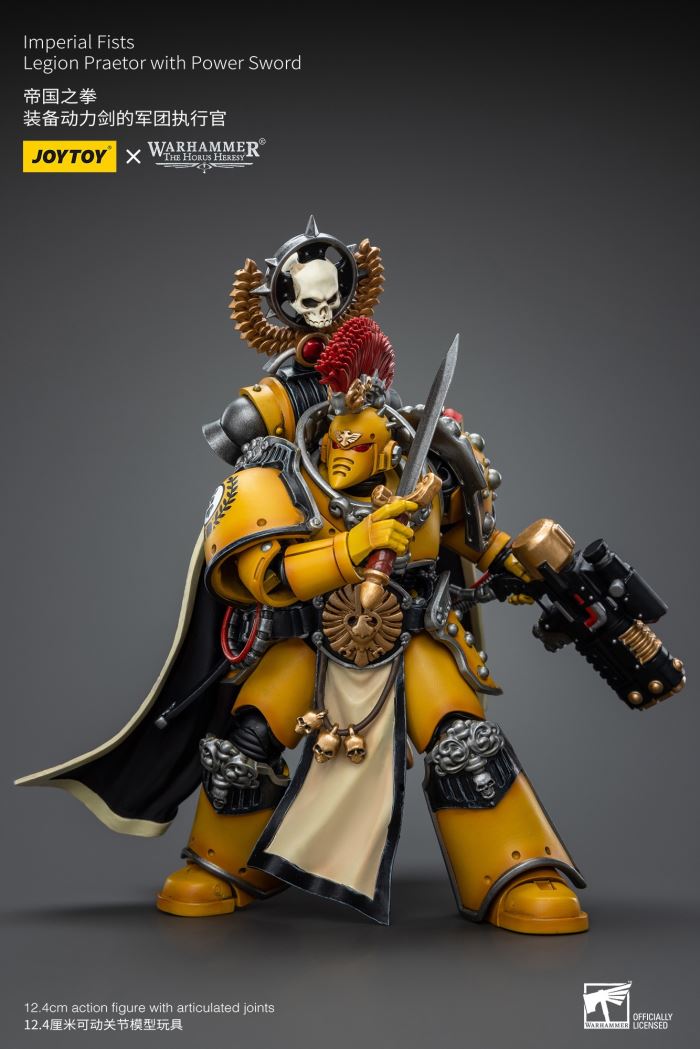Imperial Fists Fafnir Lane/Legion Executor equipped with a power sword 1/18