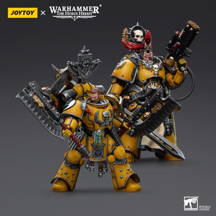 Imperial Fists Fafnir Lane/Legion Executor equipped with a power sword 1/18