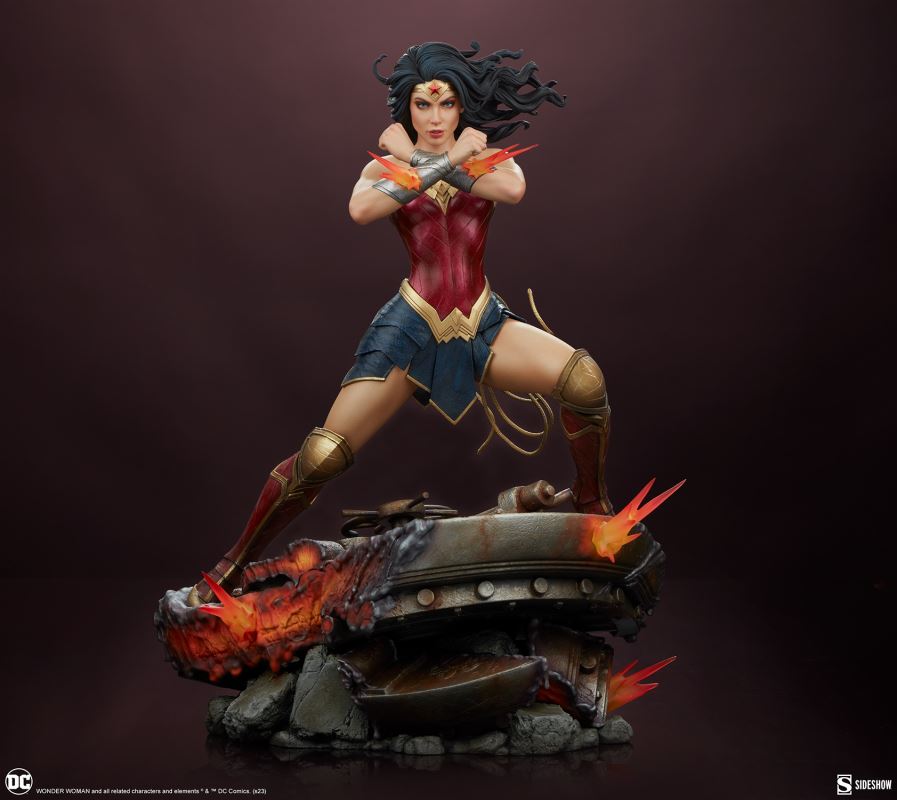 WONDER WOMAN: SAVING THE DAY