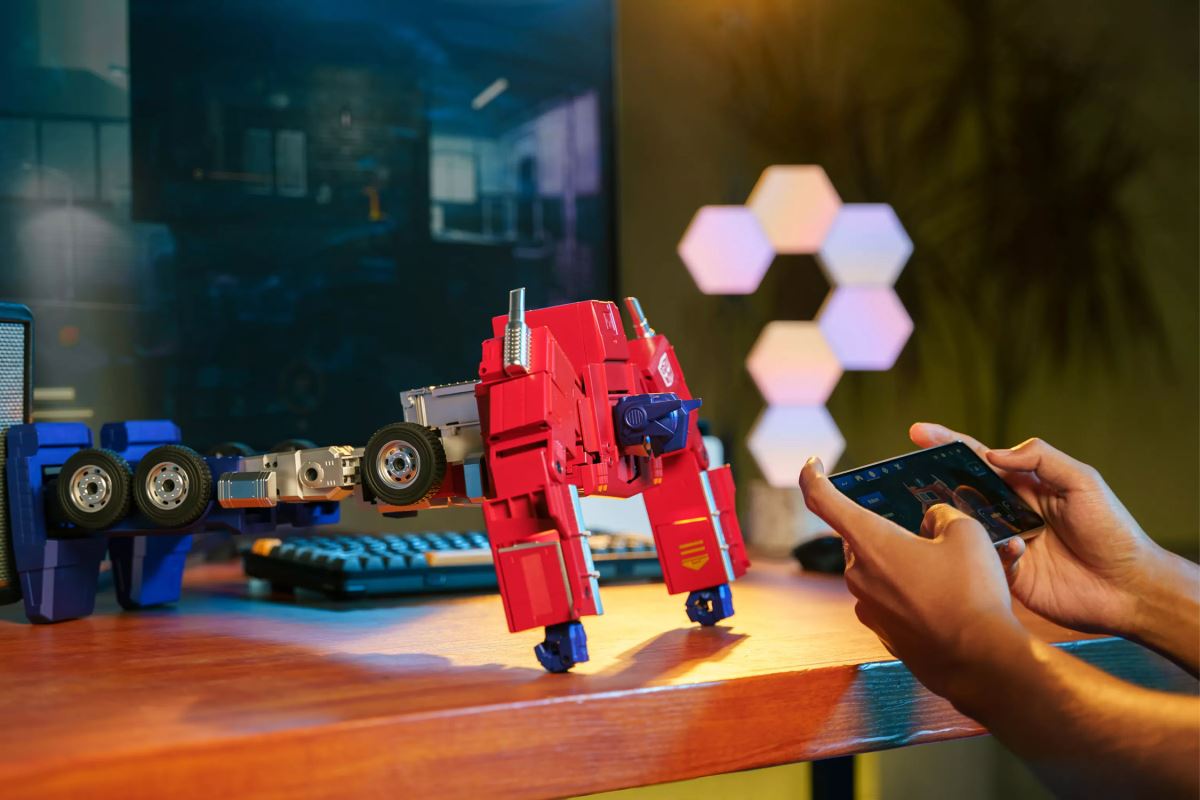 OPTIMUS PRIME G1 ELITE ROBOT