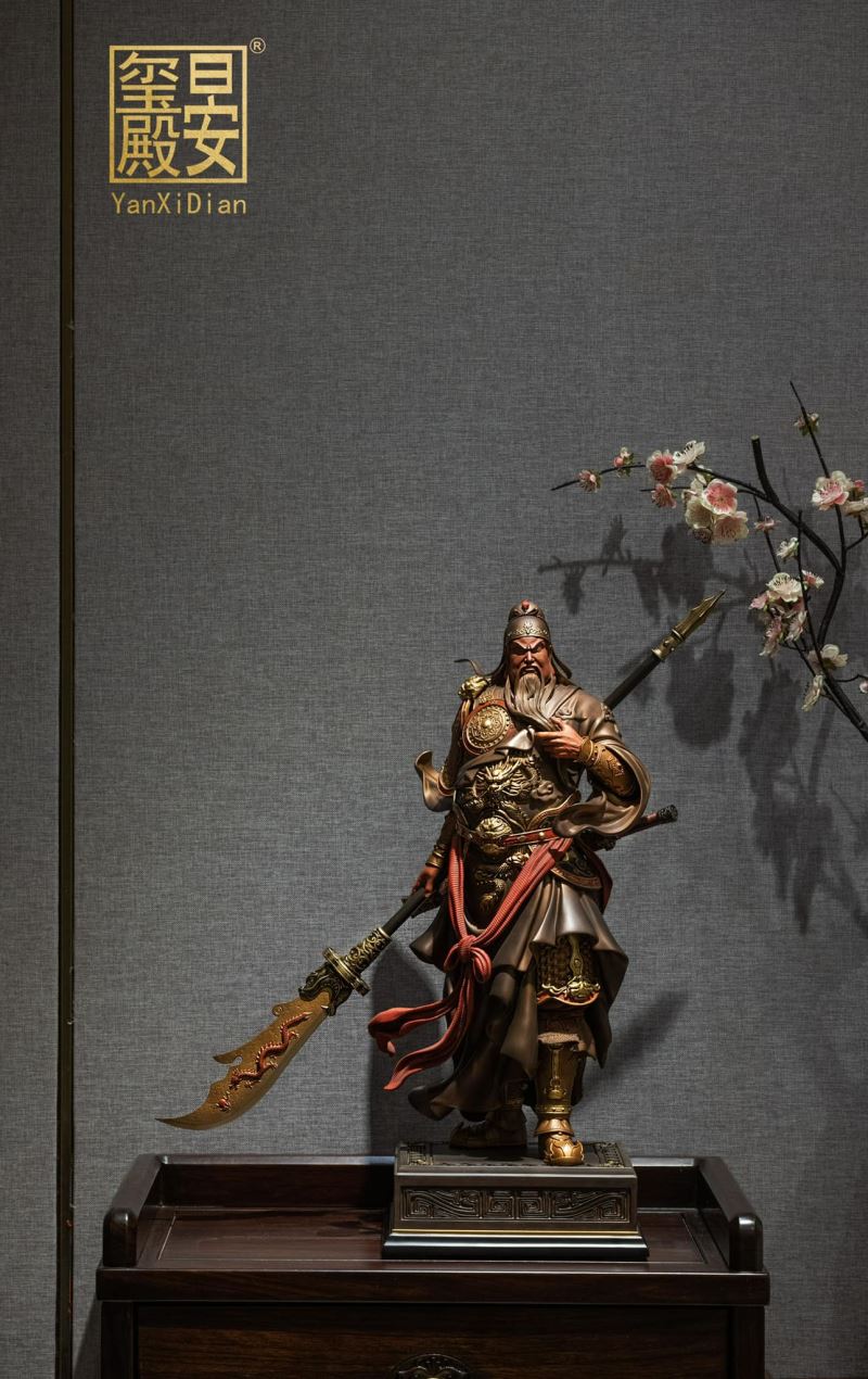 Guan Yu Statue
