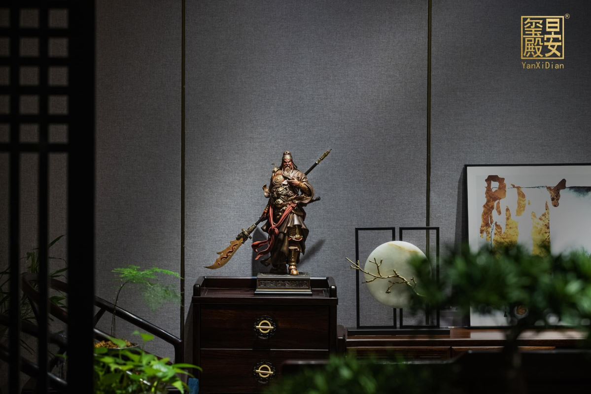 Guan Yu Statue