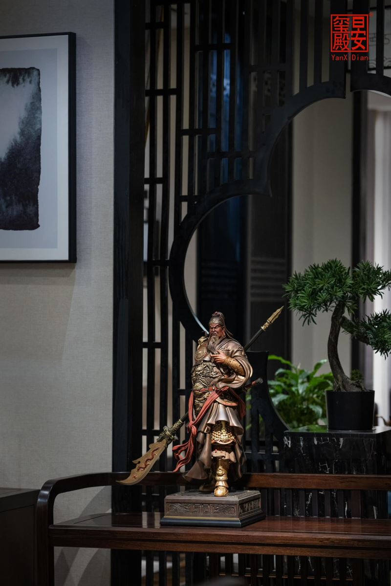 Guan Yu Statue