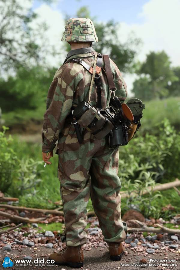 World War II German 12th Armored Division MG42 Machine Gunner Otto 1/6