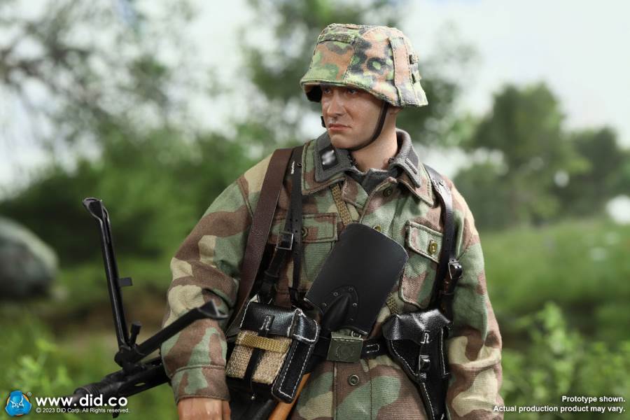 World War II German 12th Armored Division MG42 Machine Gunner Otto 1/6