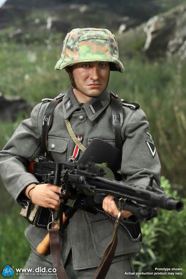 World War II German 12th Armored Division MG42 Machine Gunner Otto 1/6