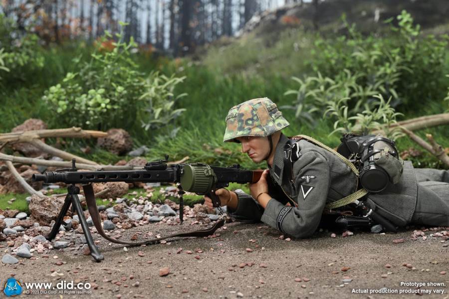 World War II German 12th Armored Division MG42 Machine Gunner Otto 1/6