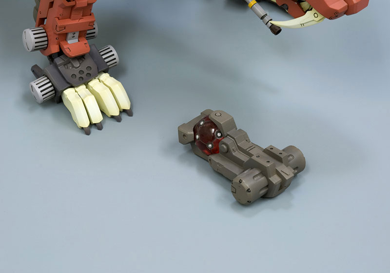 HMM ZOIDS EZ-016 Saber Tiger Marking Plus Ver. 1/72