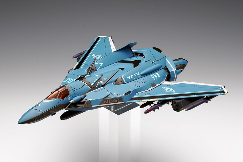 Macross Frontier VF-171 Nightmare Plus [General Model] 1/72