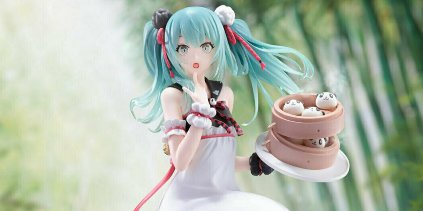 Hatsune Miku Panda Bun Figure