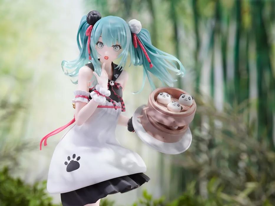 Hatsune Miku Panda Bun Figure