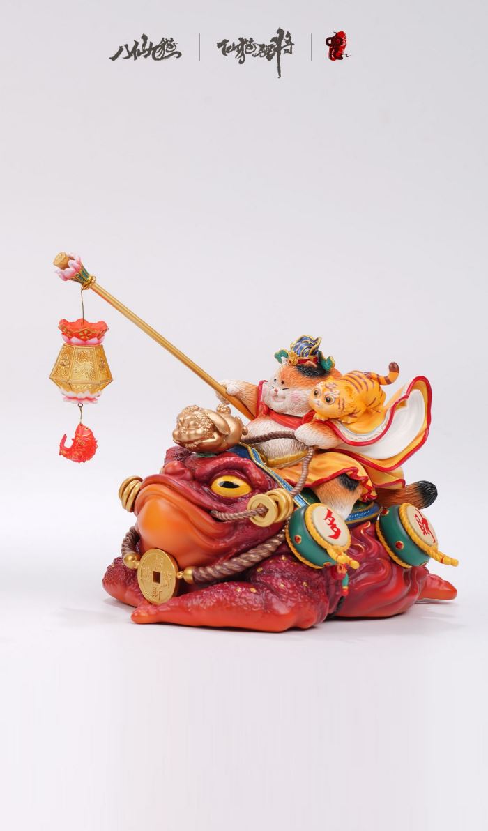 God of Wealth Cat with Multi-billion Statue