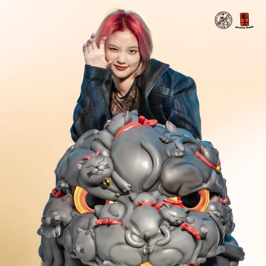 Lucky Cat Red Lotus Red Flame