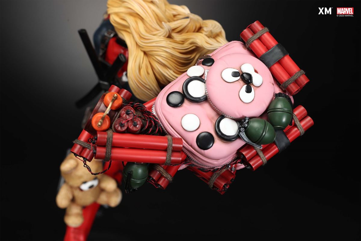 Lady Deadpool 1/4