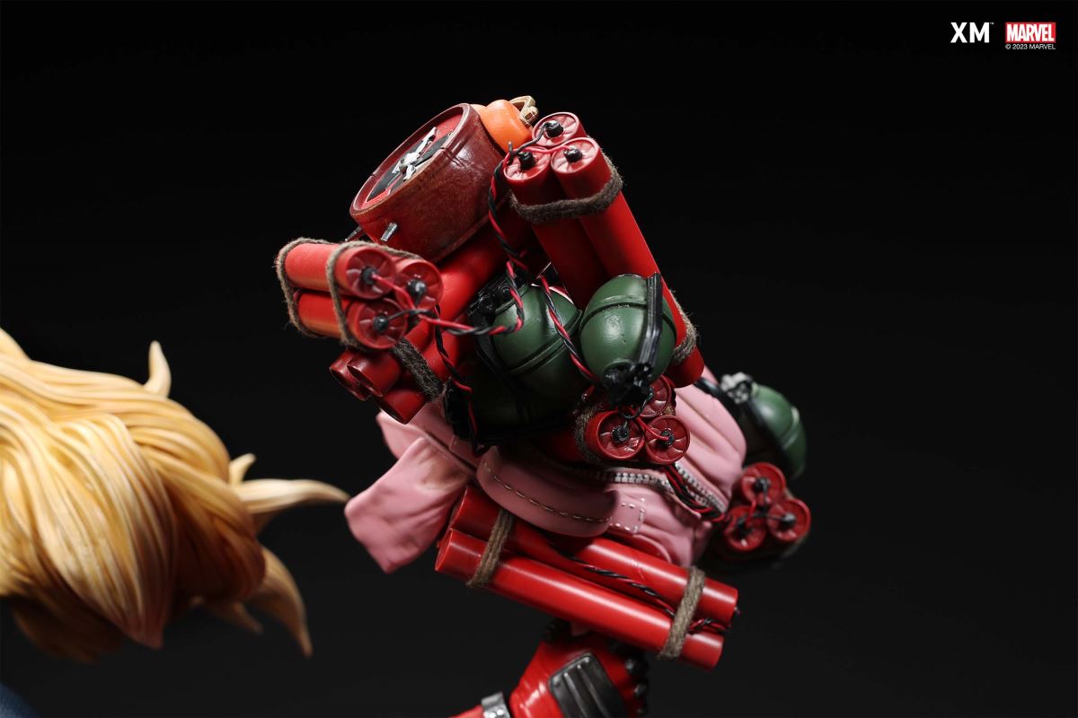 Lady Deadpool 1/4