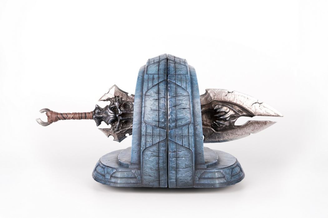 Darksiders Series- Chaoseater Bookends