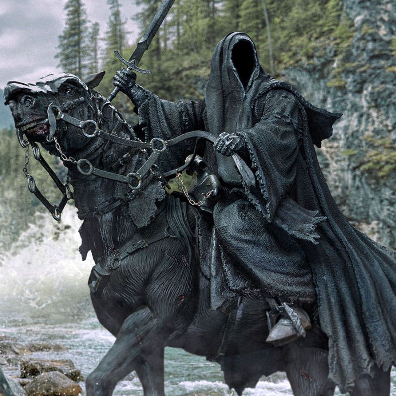 The Lord of the Rings - NAZGUL ON HORSE DELUXE