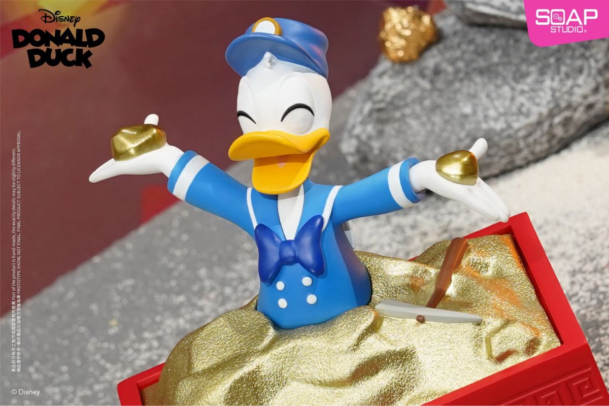 Disney Donald Duck Series - Golden Explorer Ornament