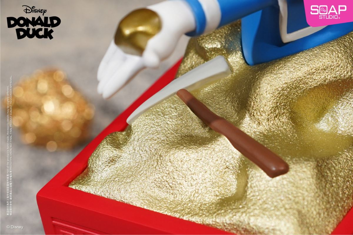 Disney Donald Duck Series - Golden Explorer Ornament