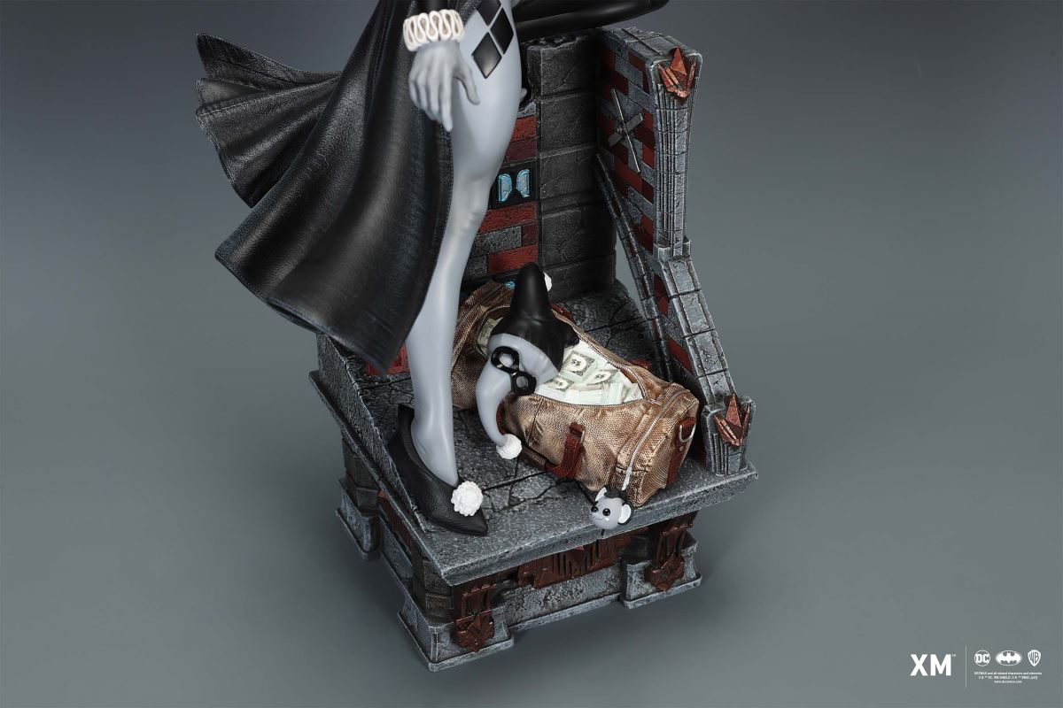Harley Quinn (Batman: White Knight) - Stealth Version 1/4