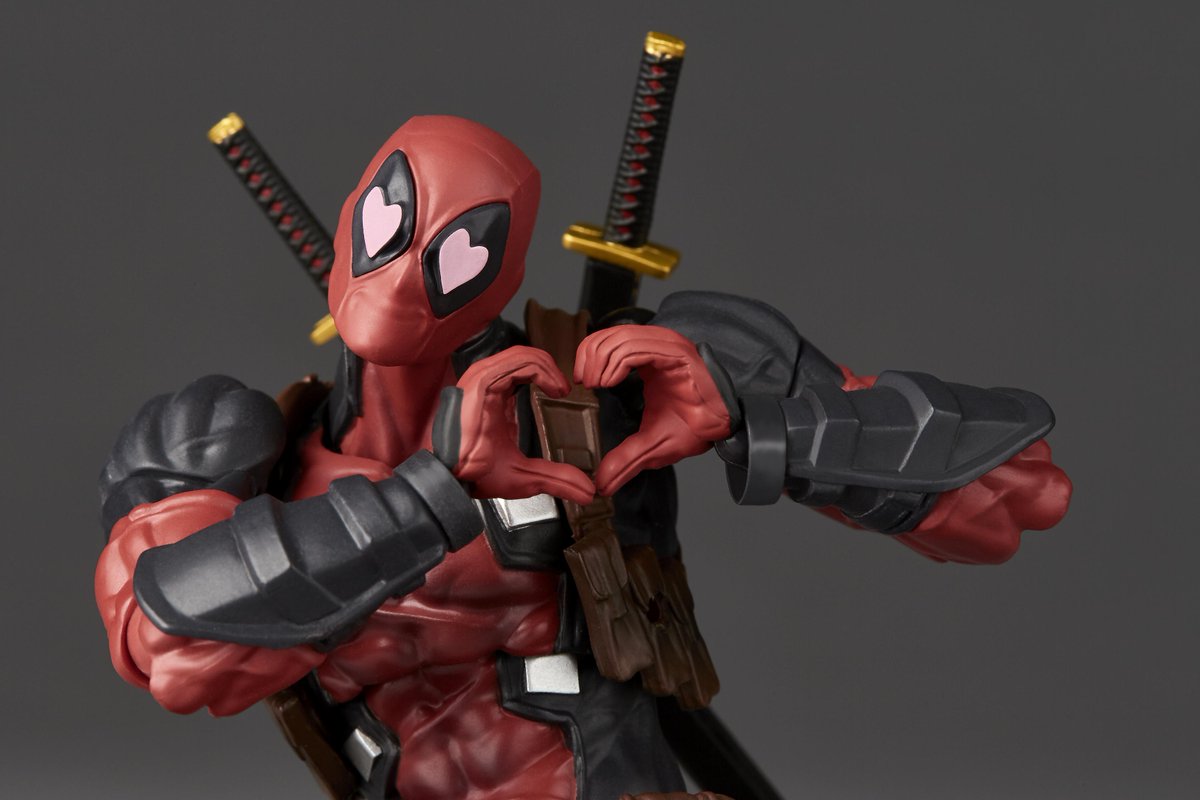 Revoltech Amazing Yamaguchi Attack Titan Deadpool ver 2.5