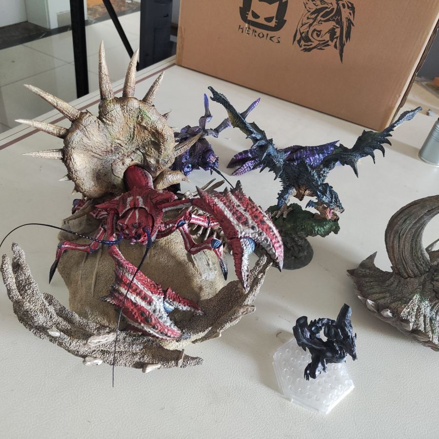 Daimyo Hermitaur & Plum Daimyo Hermitaur - Monster Hunter