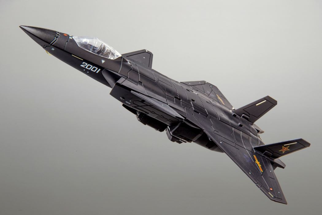 J-20 Black Gold Black Flash Alloy Transformation Fighter