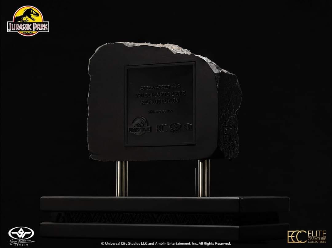 Velociraptor Eye Prop Replica - Jurassic Park