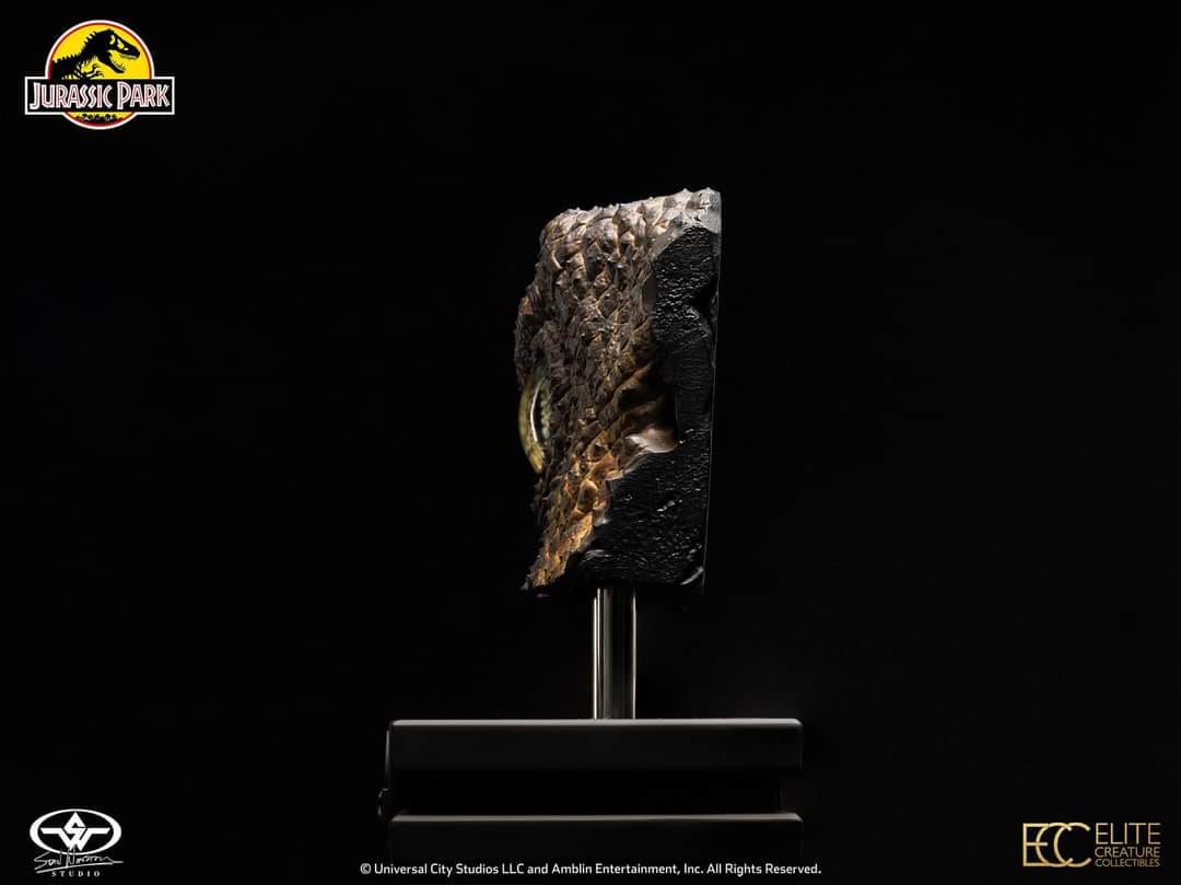 Velociraptor Eye Prop Replica - Jurassic Park