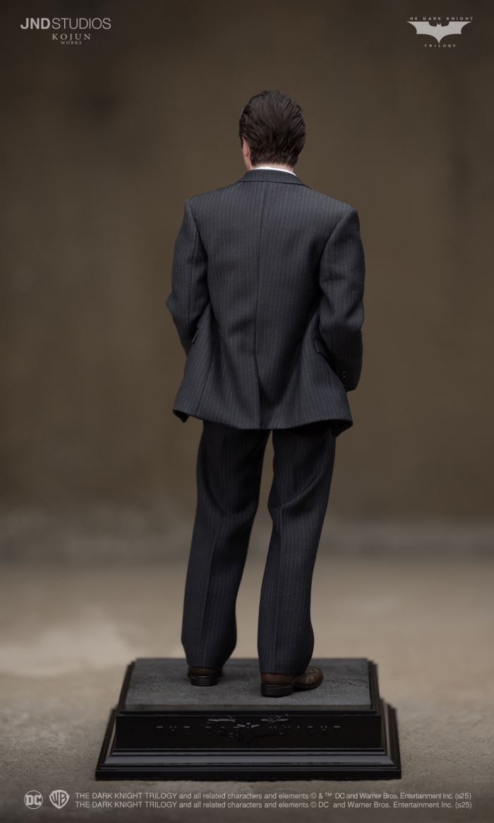 Batman - Bruce Wayne : The Dark Knight 1/6