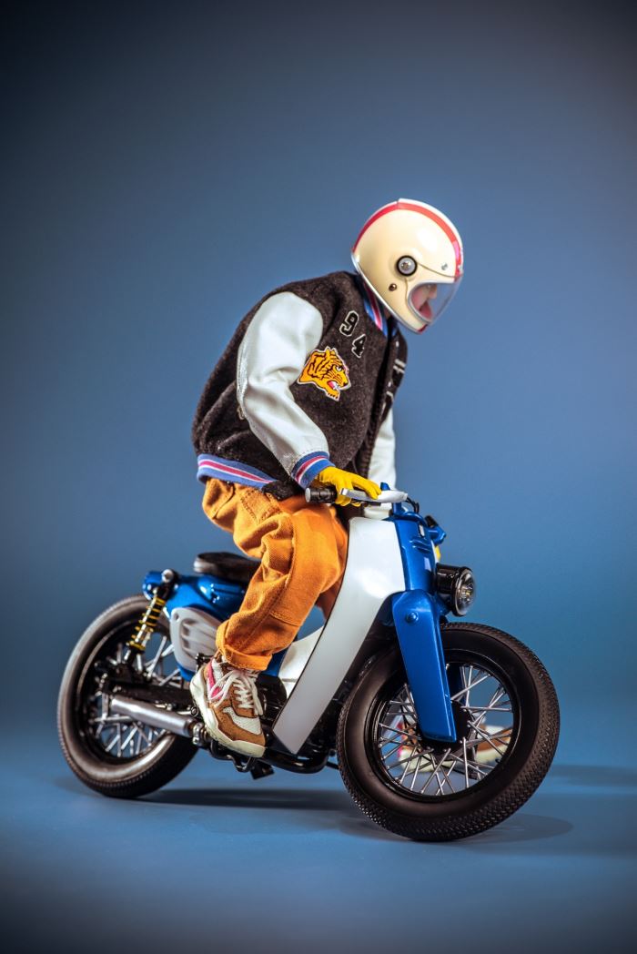 SUPER CUB Retro Motorcycle 1/6