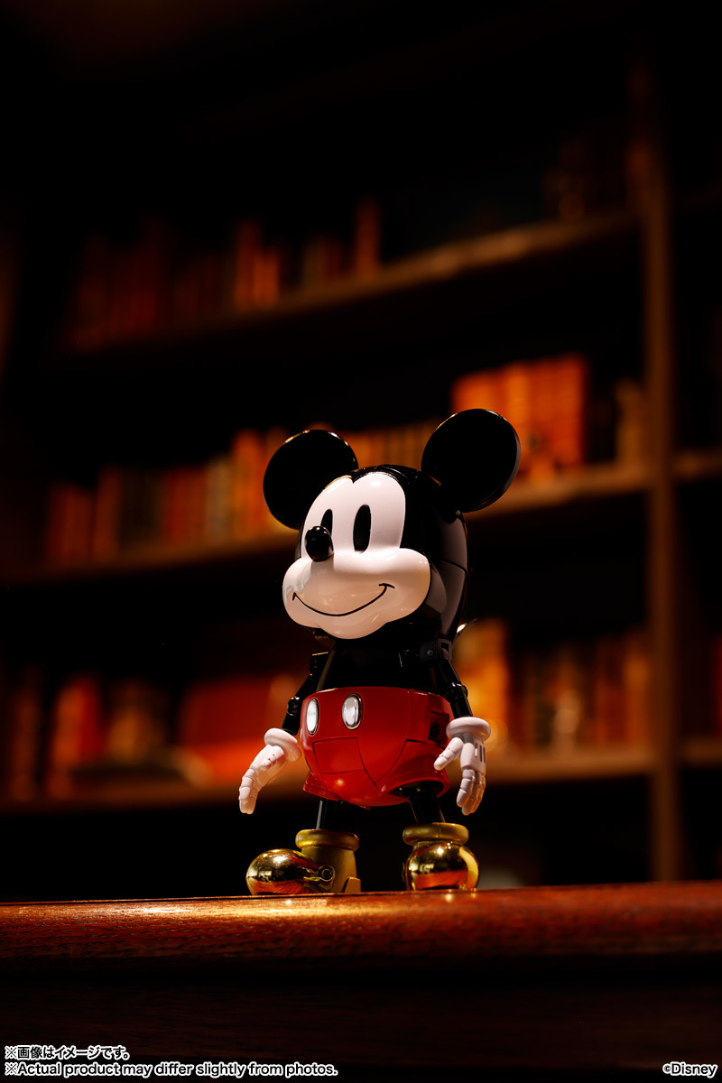 Super alloy super-shaped Mickey Mouse by Okawara Kunio
