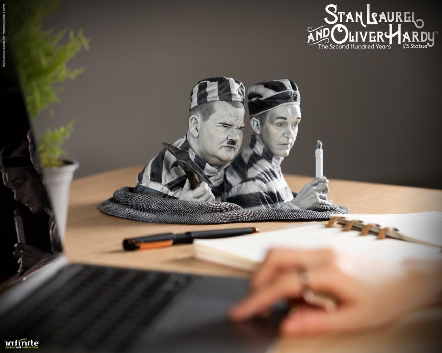 STAN LAUREL & OLIVER HARDY 1/3