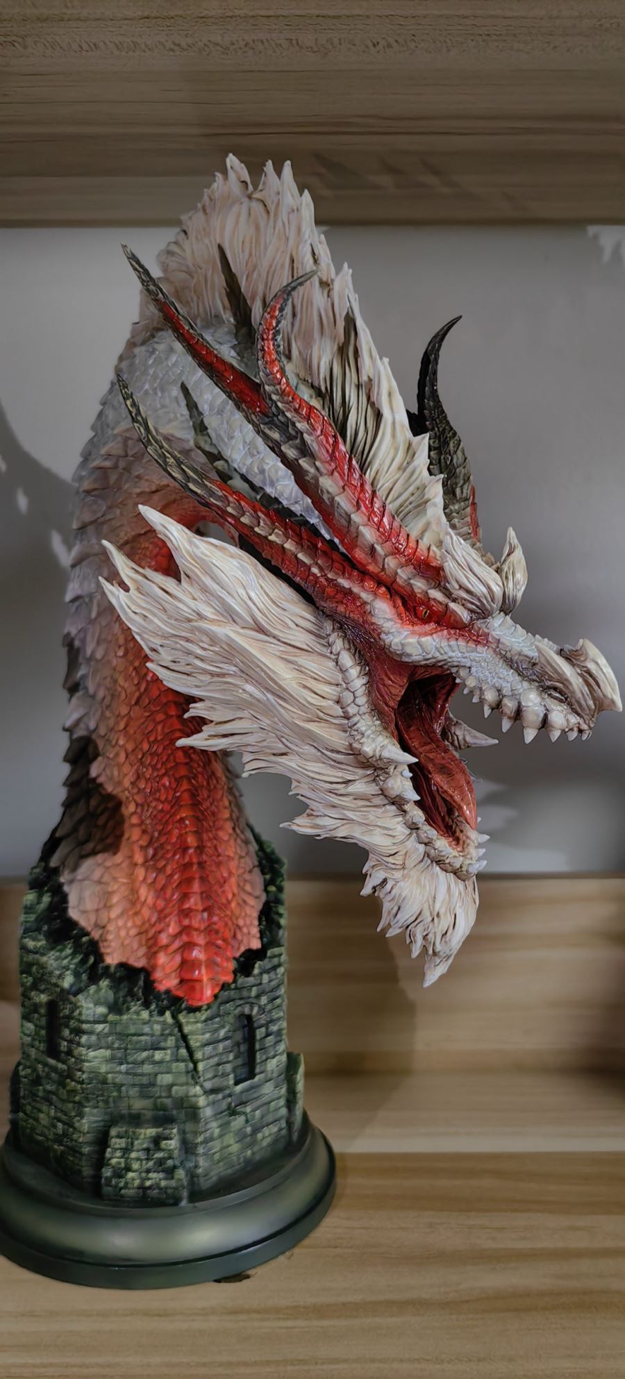 White Fatalis Head Sculpture - Monster Hunter