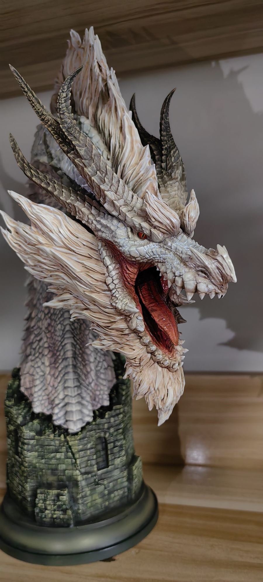 White Fatalis Head Sculpture - Monster Hunter