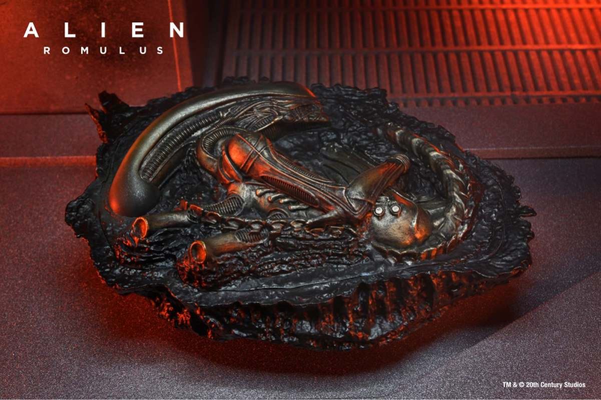 Alien: Romulus Ultimate Scorched Xenomorph