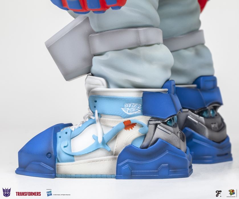 LOWFOOL // LEAGUE OF STEEL Starscream