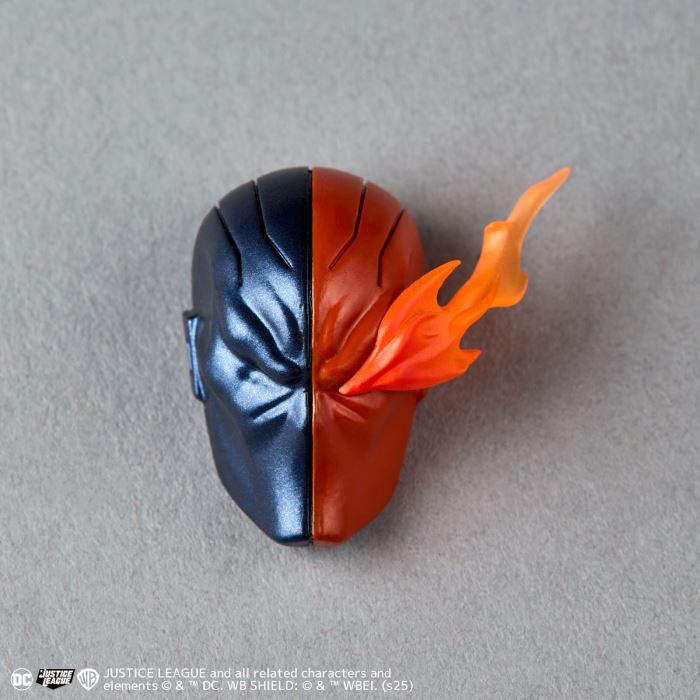 Revoltech Amazing Yamaguchi Deathstroke 1.5