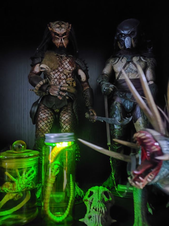 Alien insect luminous vessel scene decoration