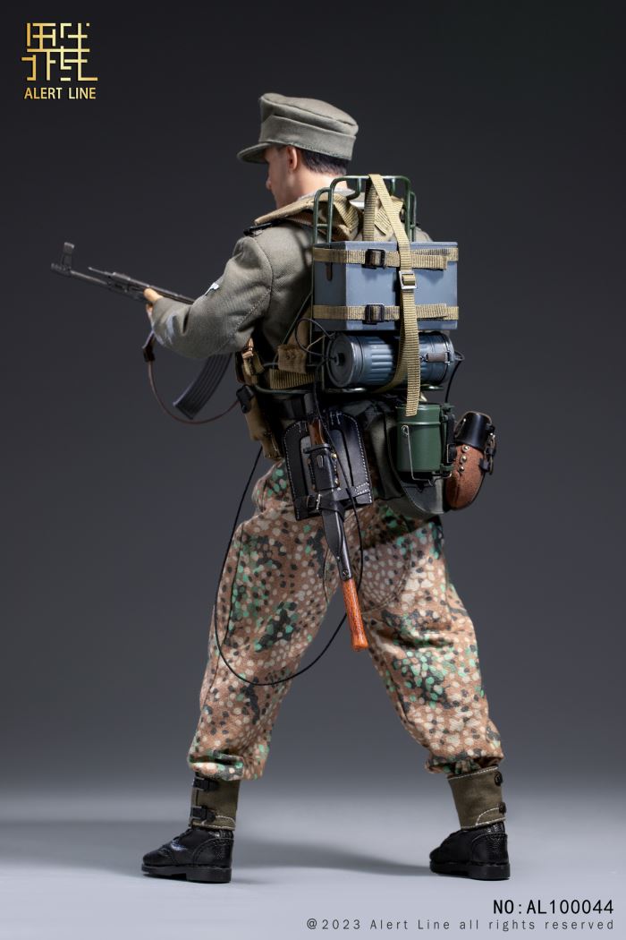 World War II German Waffen SS Soldier 1/6
