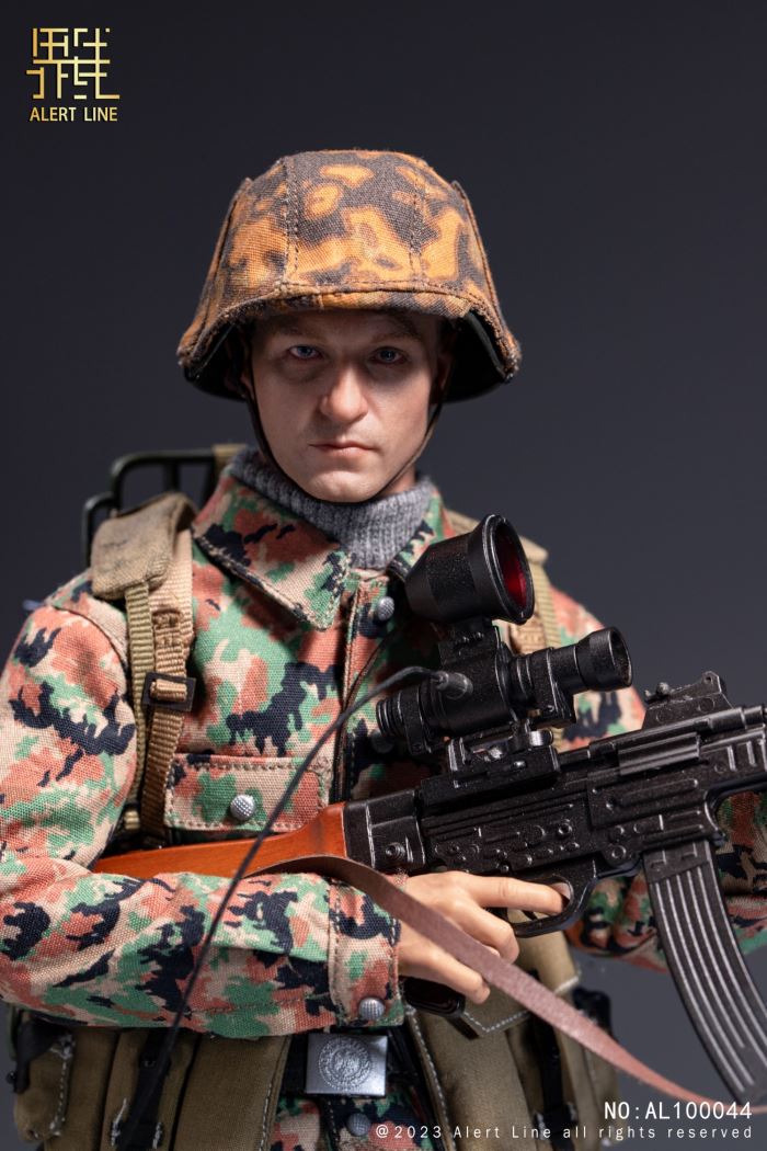 World War II German Waffen SS Soldier 1/6