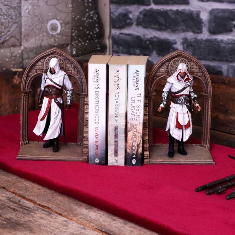 ALTAIR AND EZIO BOOKENDS