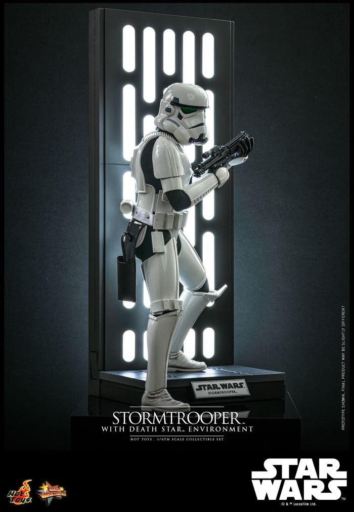 STORMTROOPER WITH DEATH STARTM - STAR WARS