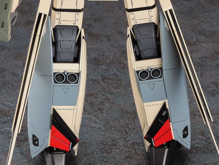 YF-19 Battroid Macross Plus