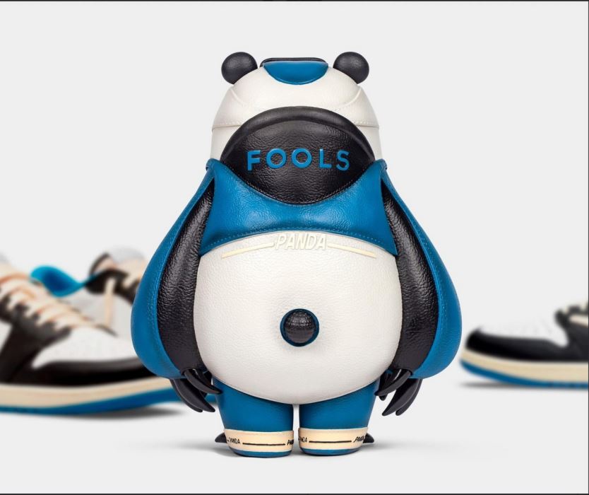 PANDA NAVY Trendy vs. Fool's Blue Panda