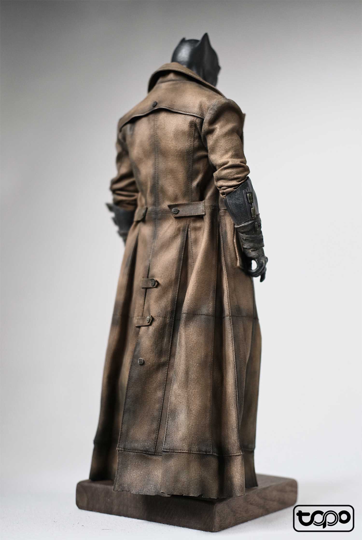 Nightmare Desert Batman Coat 1/6