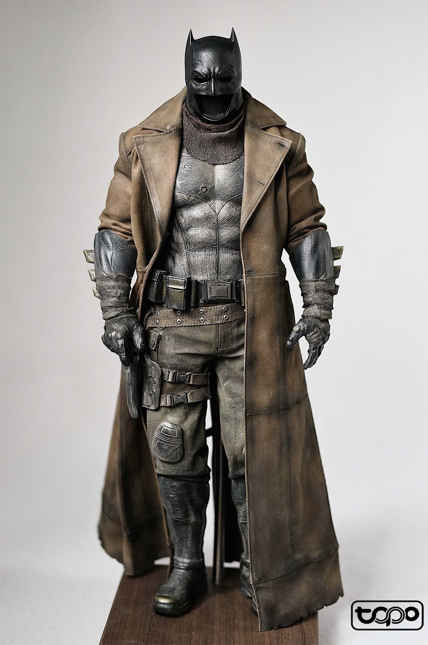 Nightmare Desert Batman Coat 1/6