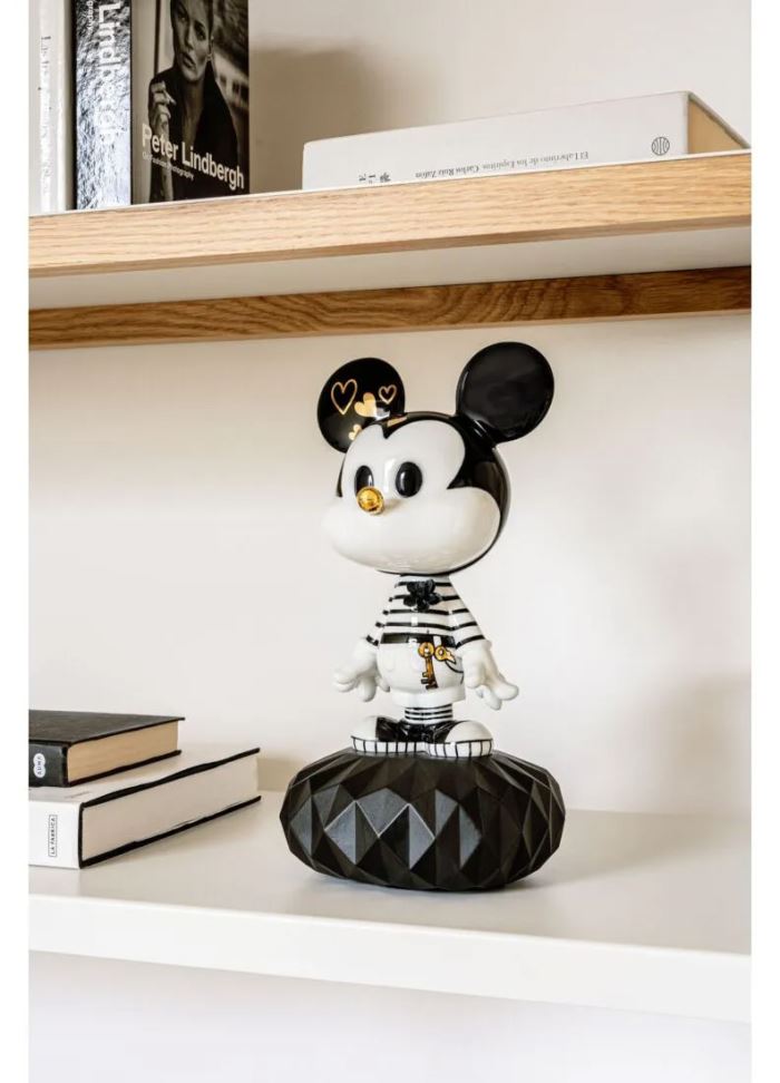 MICKEY BLACK & WHITE