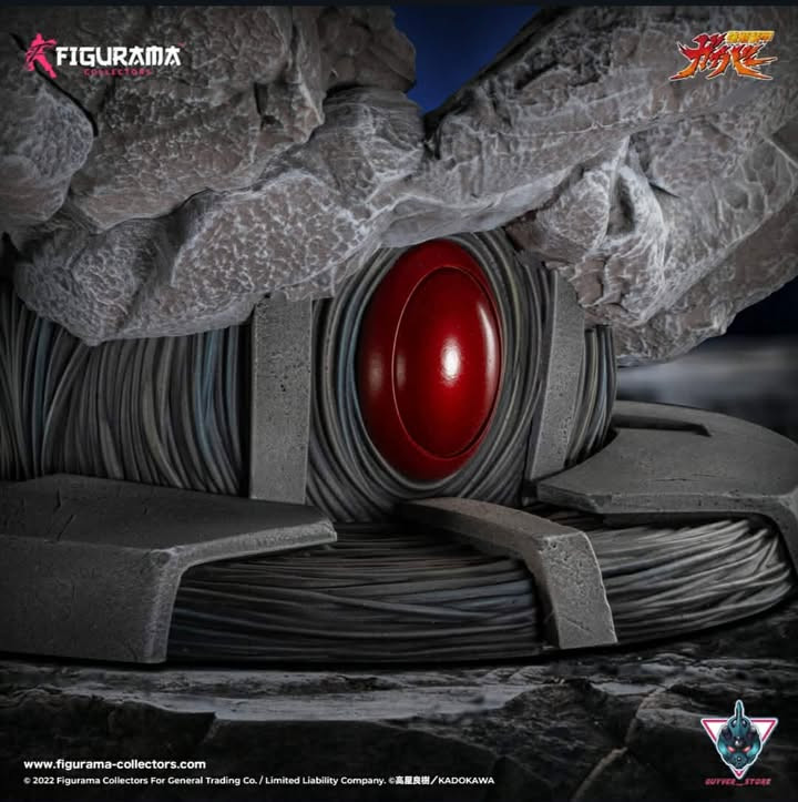 Guyver Store X Figurama Collectable 1:6 Guyver 1 vs Guyot with LED